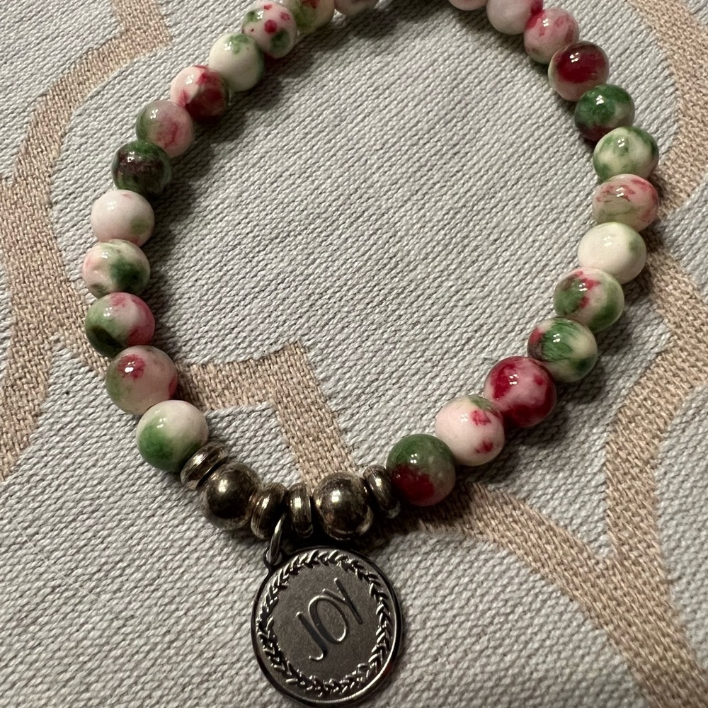 T Janelle HELP Joy Beaded Bracelet - Red, Green, White Swirl Christmas​ - Picture 4 of 6